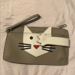Cat clutch